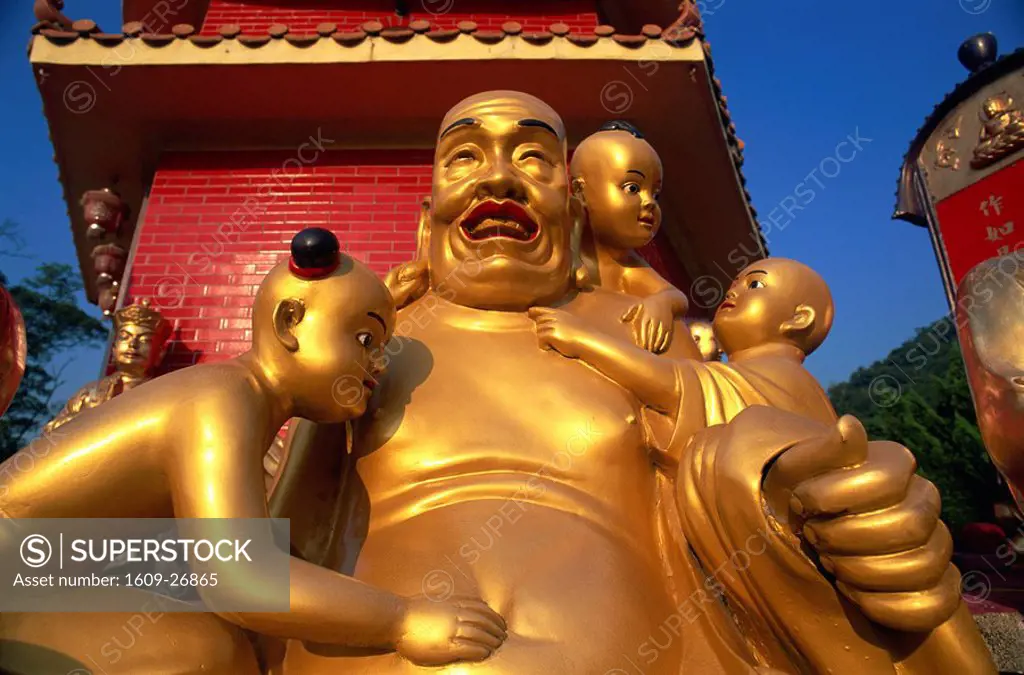 China, Hong Kong, New Territories, Sha Tin, Ten Thousand Buddha Monastery Pagoda