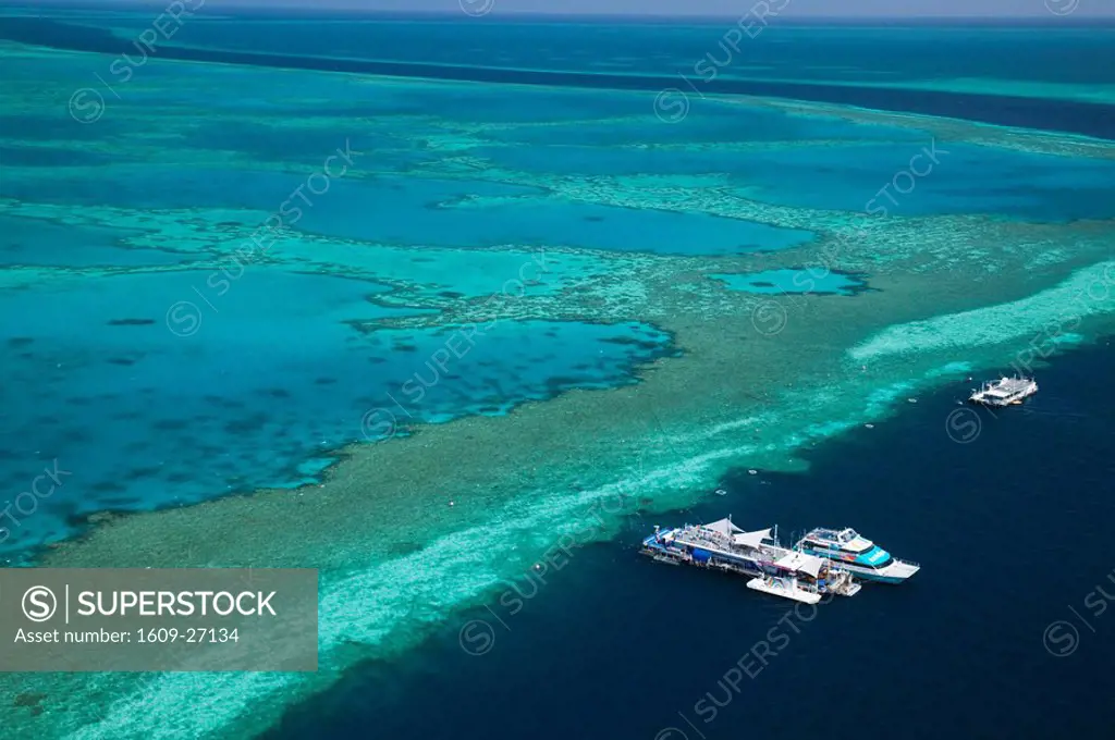 Australia, Queensland, Whitsunday Coast, Great Barrier Reef, Dive boats