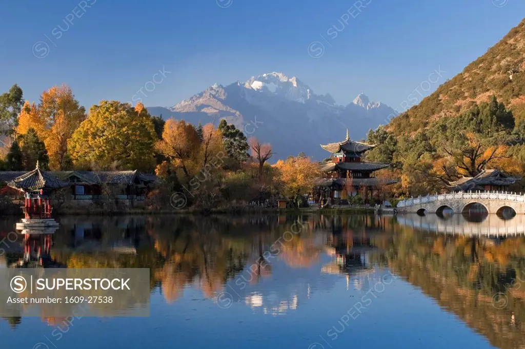 Black Dragon Pool Park and Yulong Xueshan Mountain, Unesco town of Lijiang, Yunnan Province, China