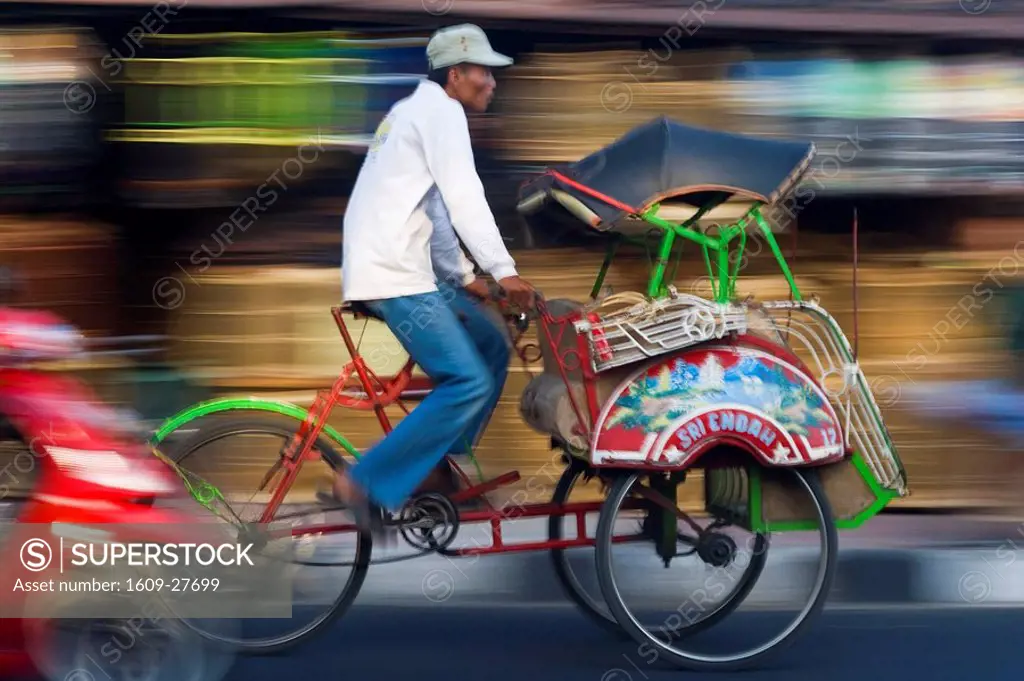 Rickshaw driver, Yogyakarta, Java, Indonesia