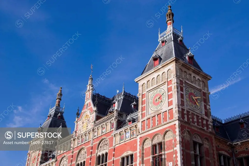 Holland, Amsterdam, Centraal Train Station
