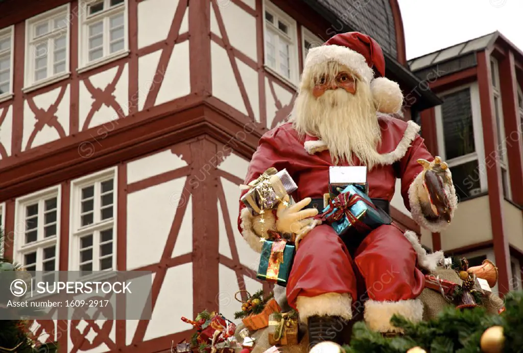 Romerberg Christmas Markets (Weihnachtsmarkt), Frankfurt, Hessen, Germany