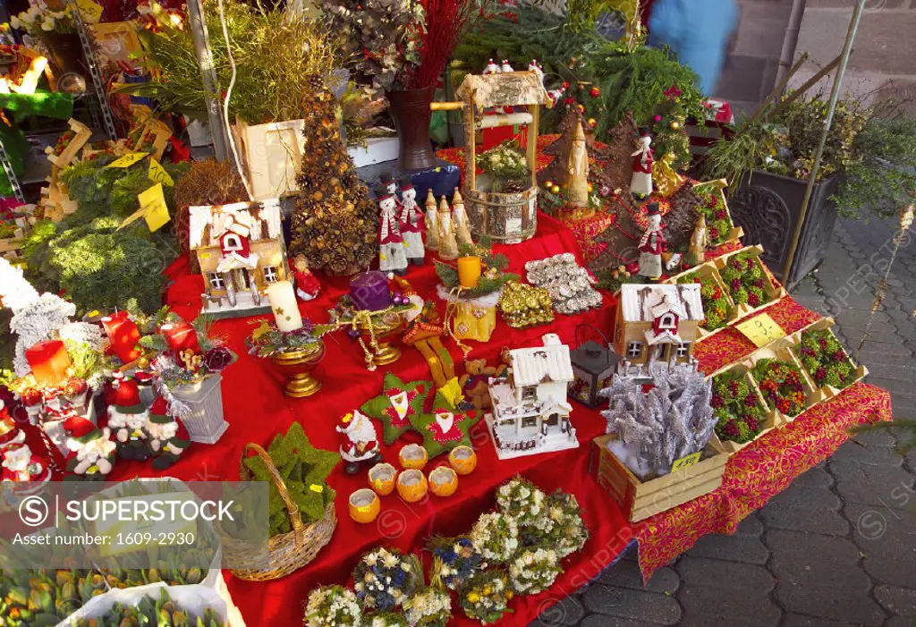 Christmas Market (Weihnachtsmarkt), Nürnberg (Nuremberg), Bavaria, Germany