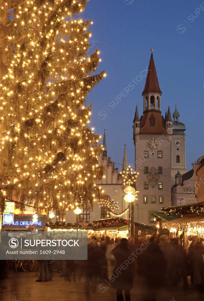 Christmas Market & Altes Rathaus,  Marienplatz,  Munich, Bavaria, Germany