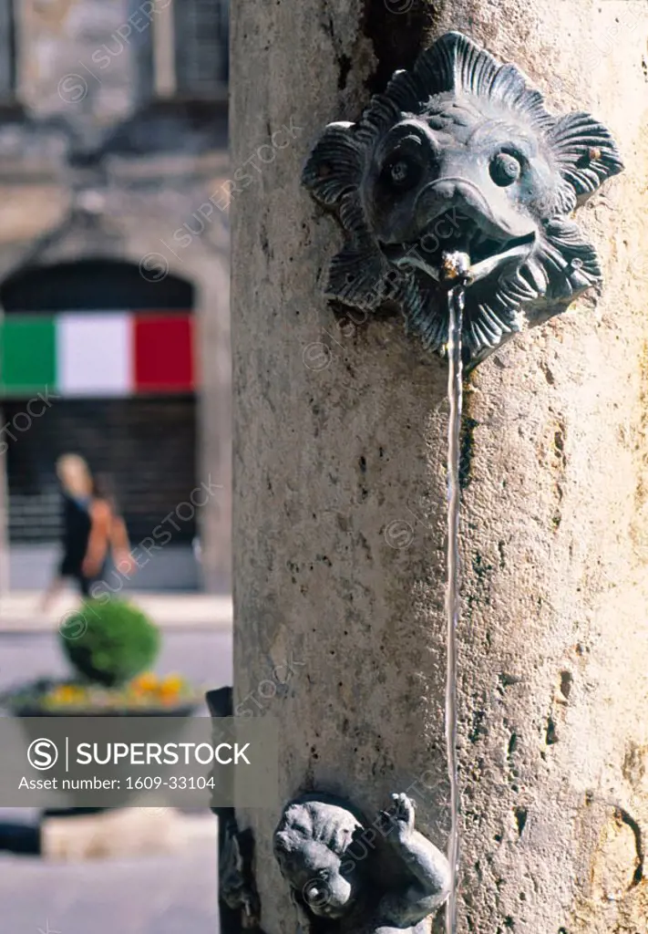 Piazza Duomo fountain, Ascoli Piceno, Le Marche, Italy