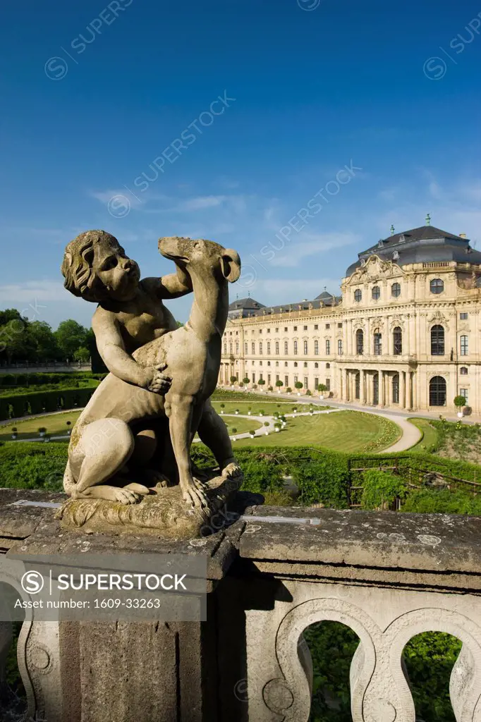 Germany, Bayern/ Bavaria, Wurzburg, Residenz Palace & cherub with dog statue