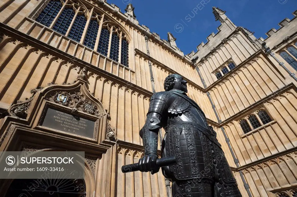 England, Oxfordshire, Oxford, Bodleian Library, Statue of William Herbert, 3rd Earl of Pembroke