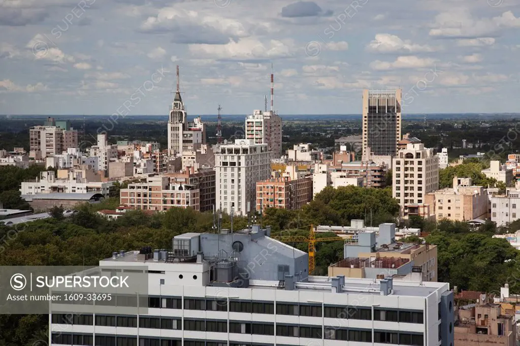 Argentina, Mendoza Province, Mendoza, city view from above Plaza Italia, daytime