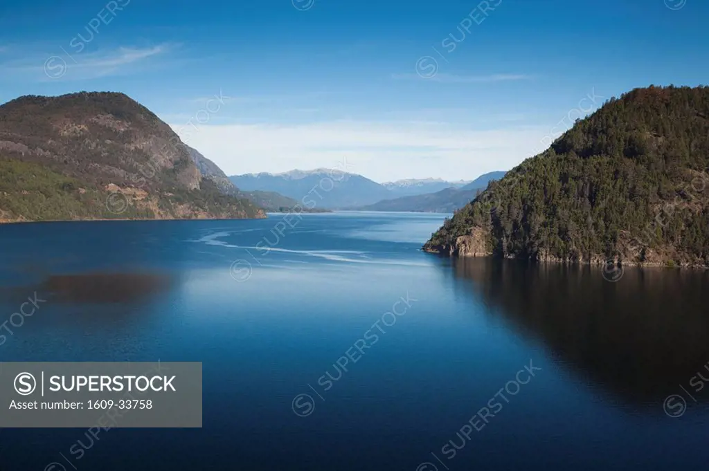 Argentina, Neuquen Province, Lake District, San Martin de los Andes, Lake Lacar