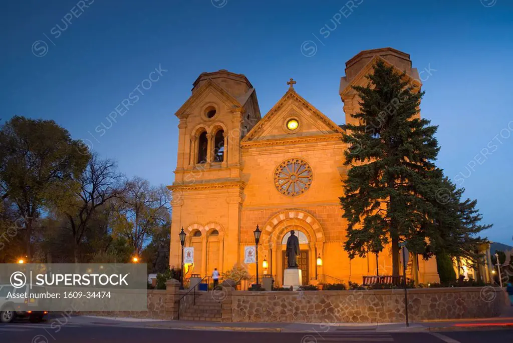 USA, New Mexico, Santa Fe, Cathedral Basilica of Saint Francis of Assisi 1869