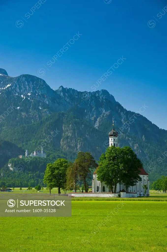 Germany, Bavaria Bayern, Neuschwanstein Castle and Kolomanskirche