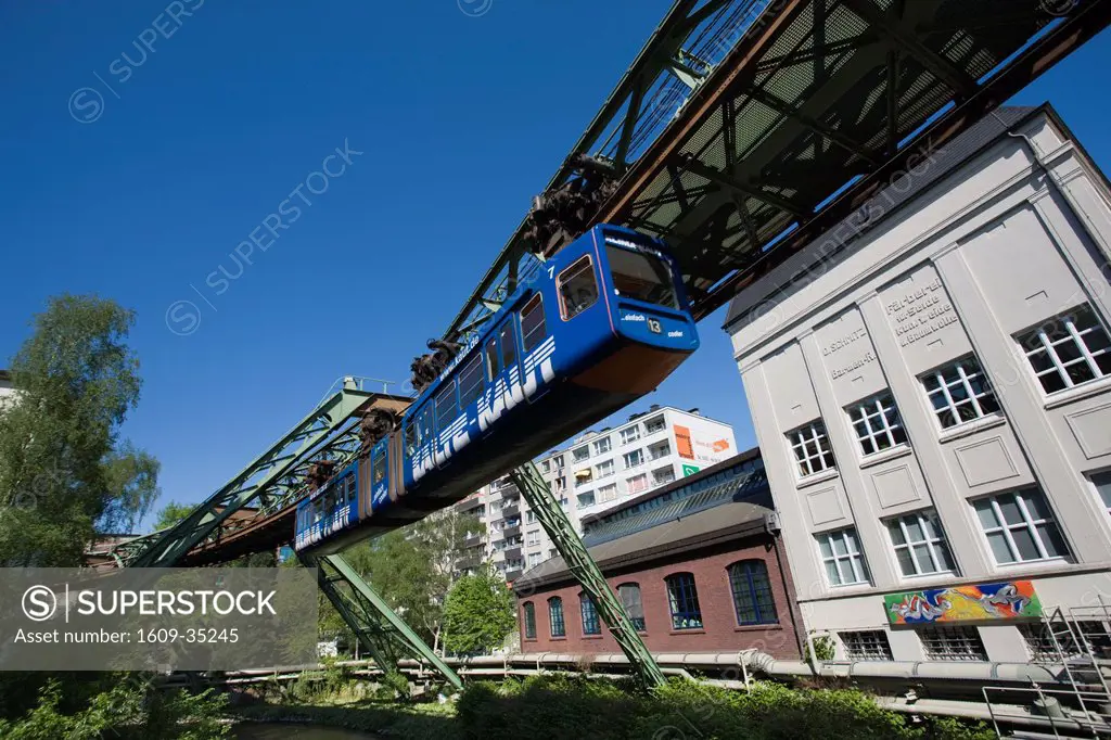 Germany, Rhineland_Westphalia, Ruhr Basin, Wuppertal, Schwebebahn suspended tram line