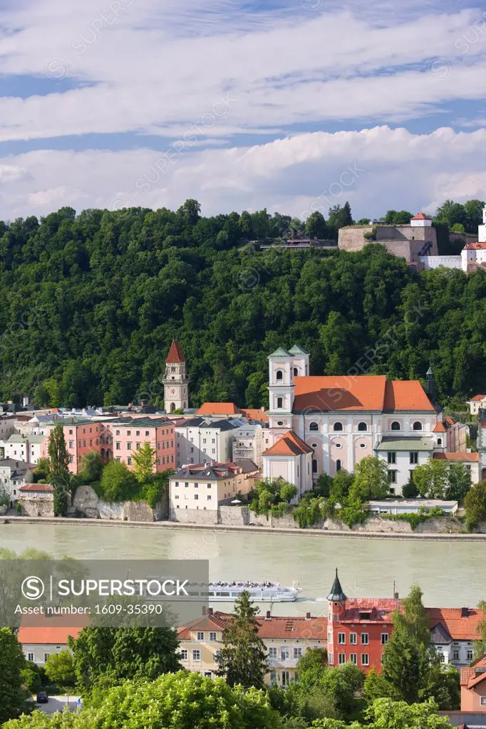 Germany, Bayern/Bavaria, Passau, Inn River view from Mariahilf monastery