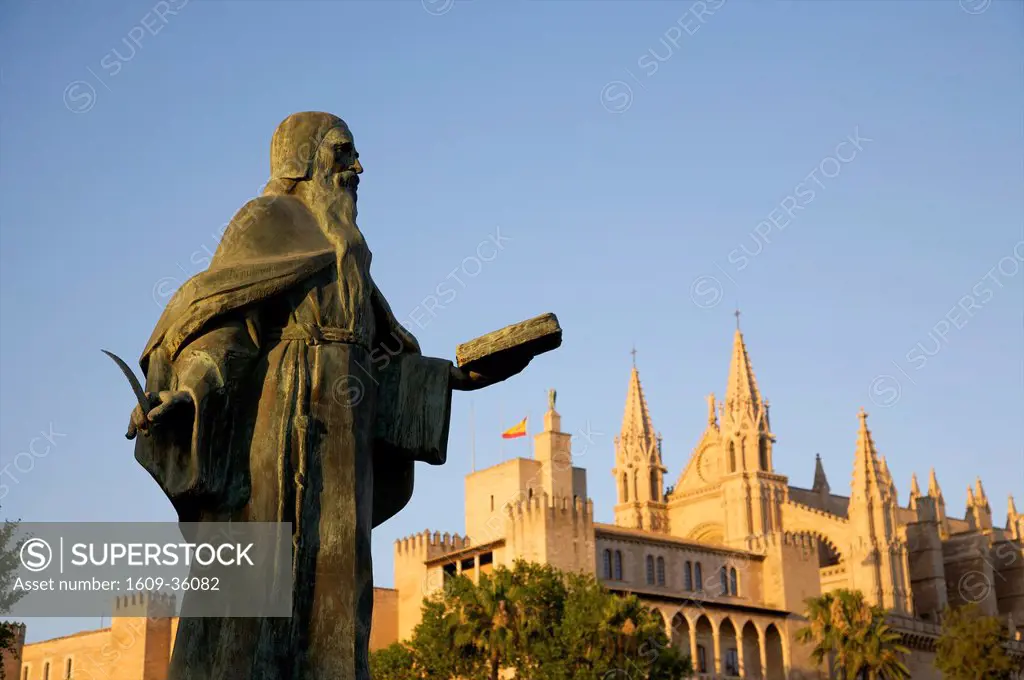 Ramon Llull Statue, Palma, Mallorca, Spain