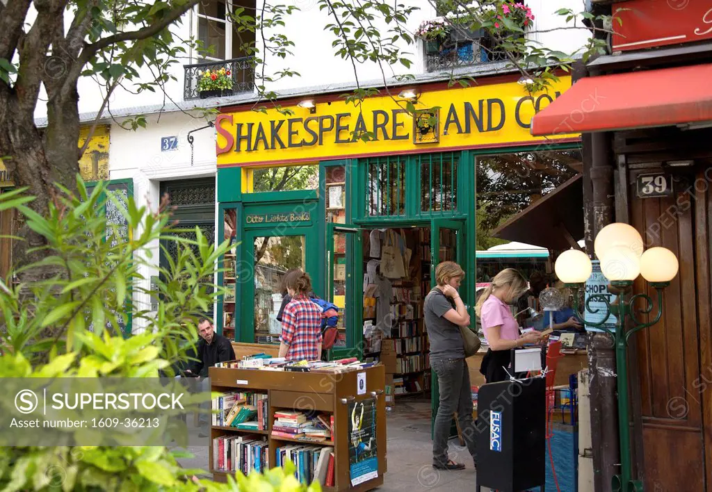 Shakespeare and Company Bookshop, Rue de la Bucherie, Latin Quarter, Paris, France