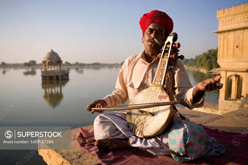 Local Musician, Gadsisar Lake, Jaisalmer, Rajasthan, India, MR