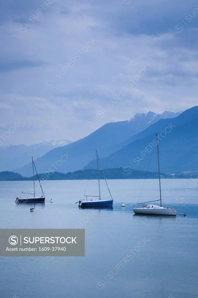 Italy, Lombardy, Lakes Region, Lake Como, Gravedona, lake and mountains, northern Lake Como