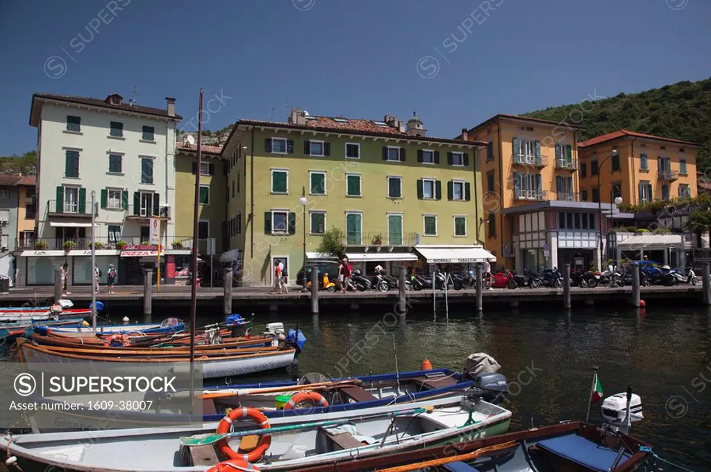 Italy, Trentino_Alto Adige, Lake District, Lake Garda, Torbole_Nago, town view from port