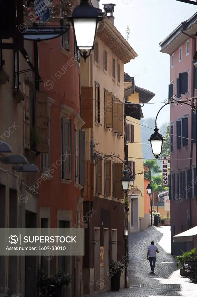Italy, Trentino_Alto Adige, Lake District, Lake Garda, Arco, old town street