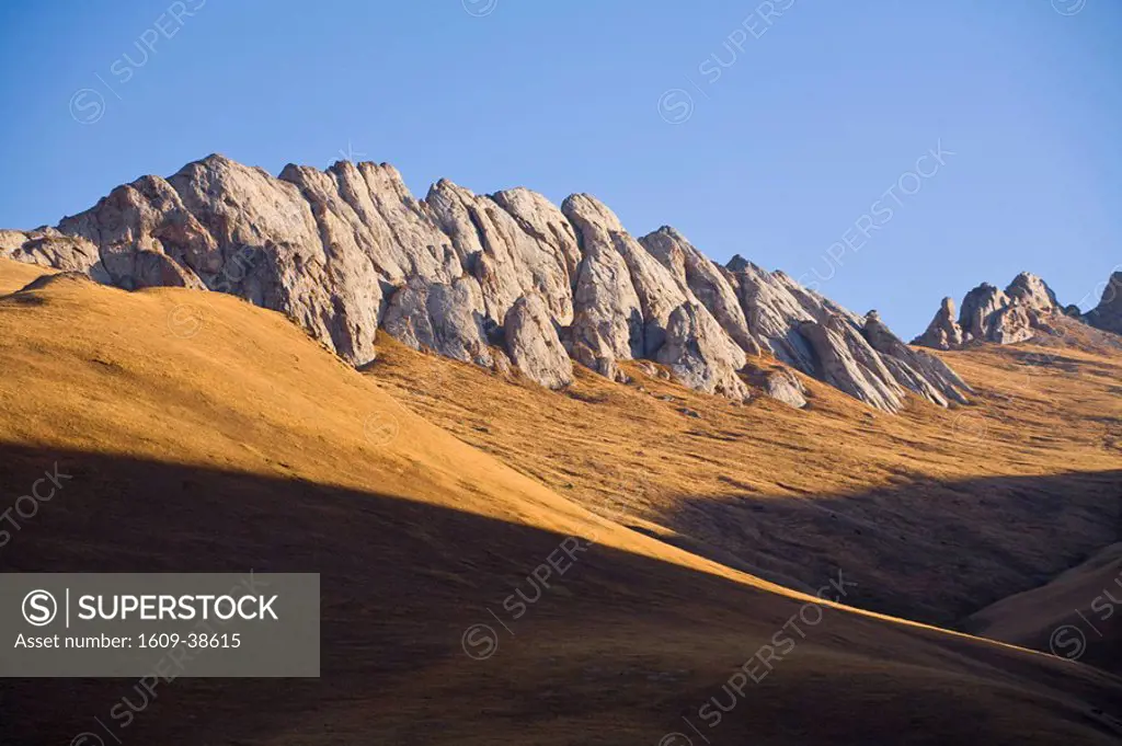 Kyrgyzstan, At Bashy range near Tash Rabat Caravanserai