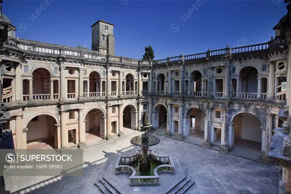 Main Cloister, Convento de Cristo UNESCO world Heritage, Tomar, Ribatejo, Portugal