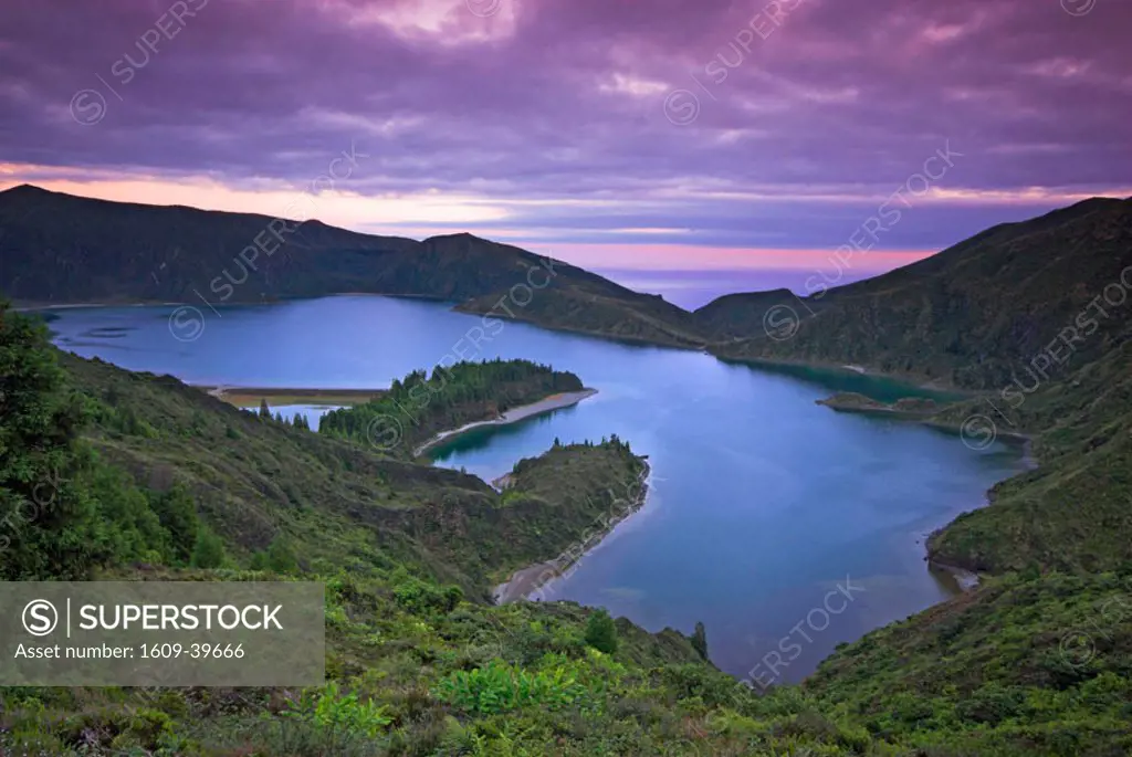 Lagoa do Fogo, Sao Miguel Island, Azores, Portugal