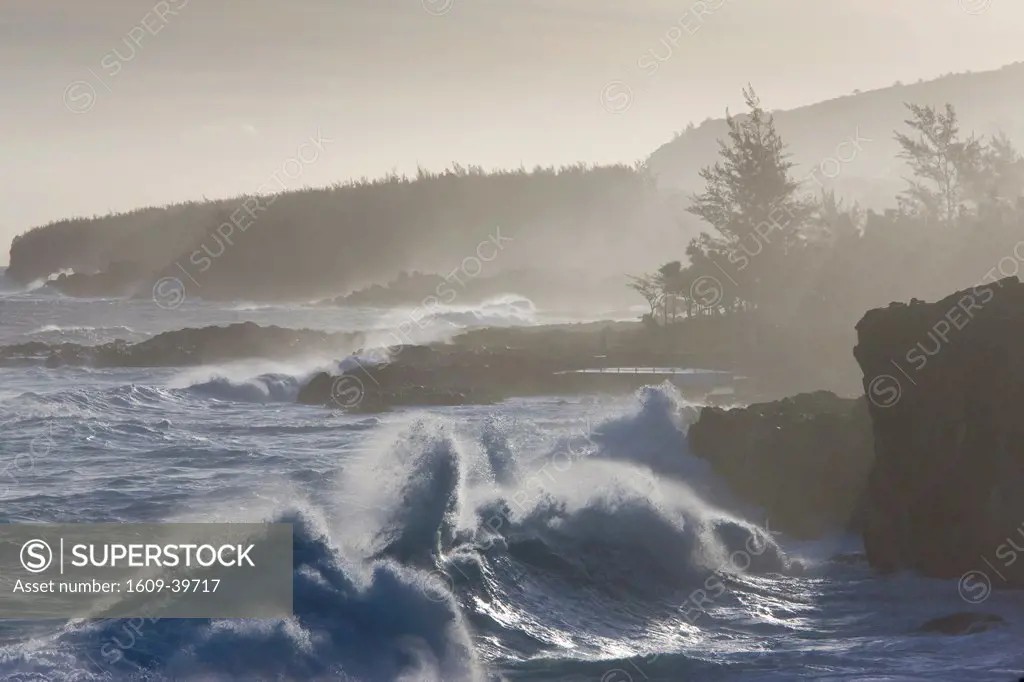 Reunion Island, South Reunion, Le Baril, wild waves at Le Souffleur d´Arbonne