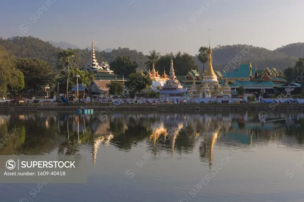 Jong Kham Lake & Wat Chong Kham, Mae Hong Son, Thailand