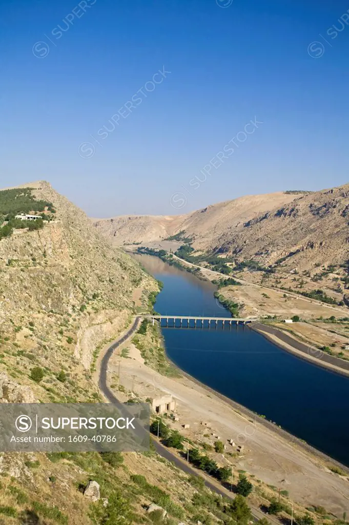 Turkey, Eastern Turkey, near Adiyaman, Ataturk Dam _ part of GAP Southeastern Anatolia Project