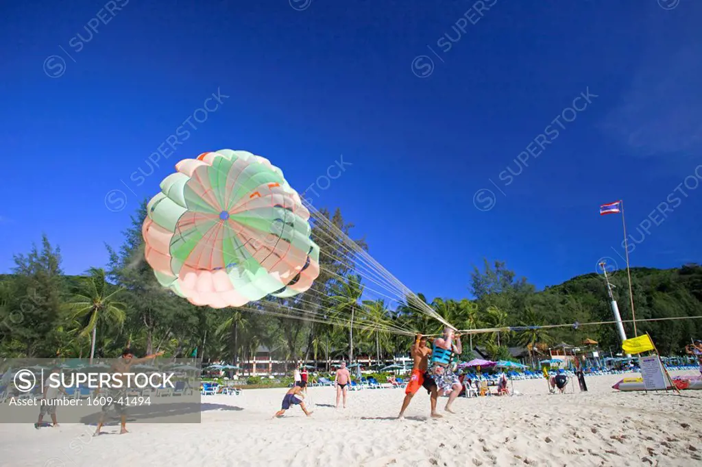 Thailand, Phuket, Parasailing on Kata Noi Beach