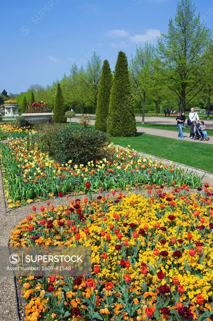 England, London, Regents Park, Avenue Gardens, Flower Display