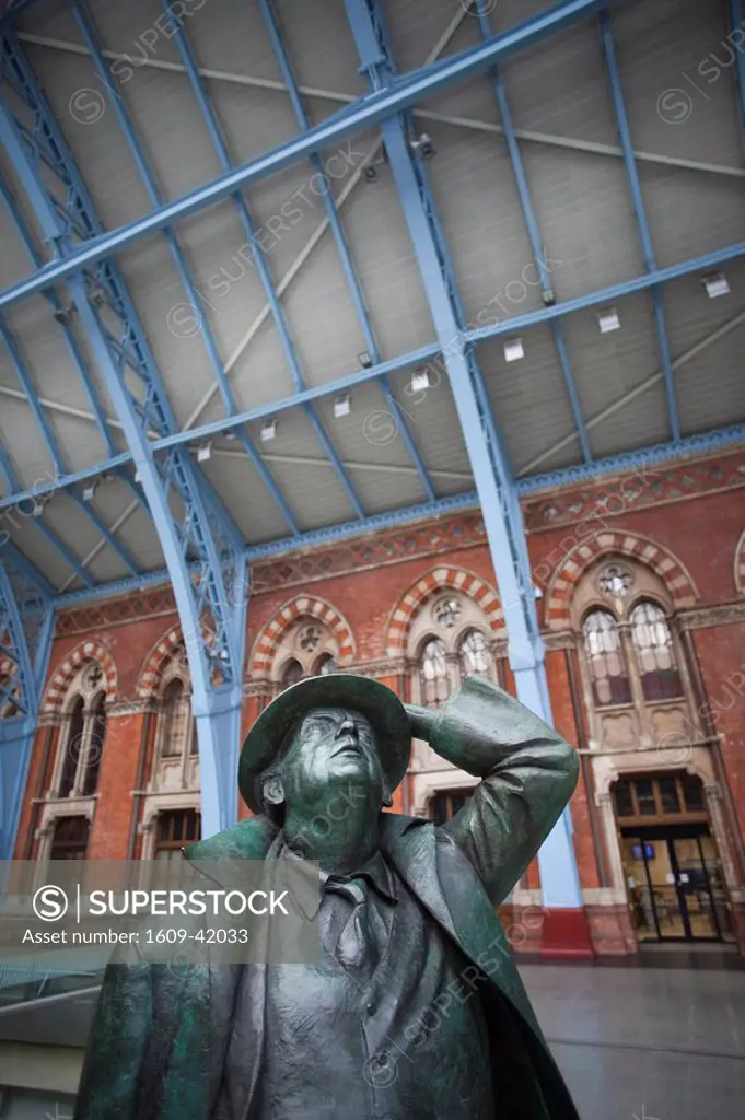 England, London, St.Pancras Station, Statue of Sir John Betjeman by Martin Jennings