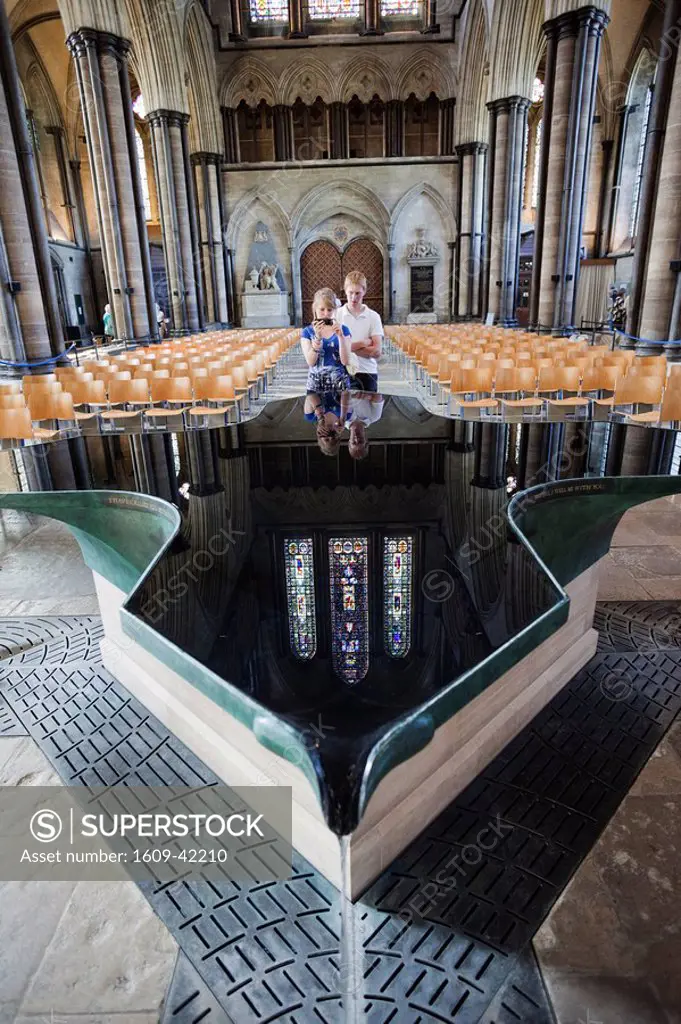 England, Wiltshire, Salisbury Cathedral, The Font designed by William Pye in 2009