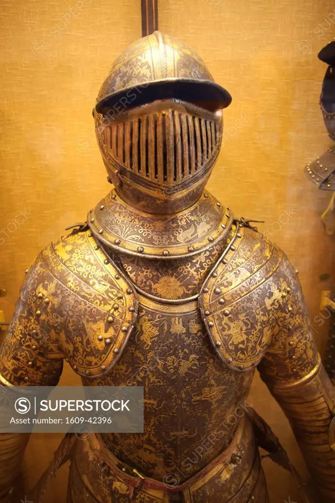 England, London, The Wallace Collection Art Gallery, Suit of Armour Display