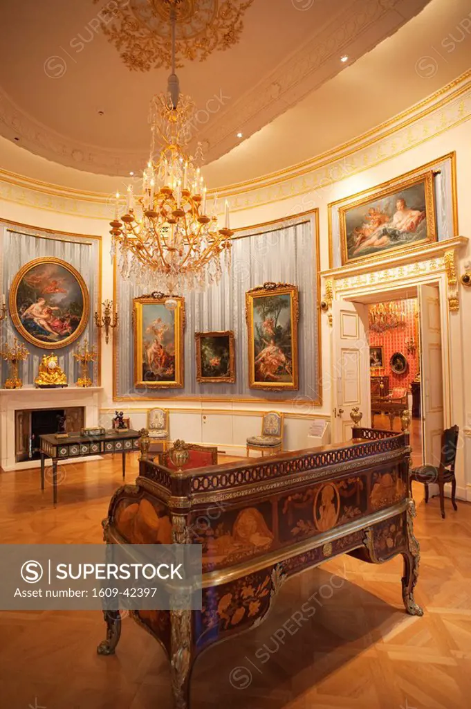England, London, The Wallace Collection Art Gallery, The Oval Drawing Room