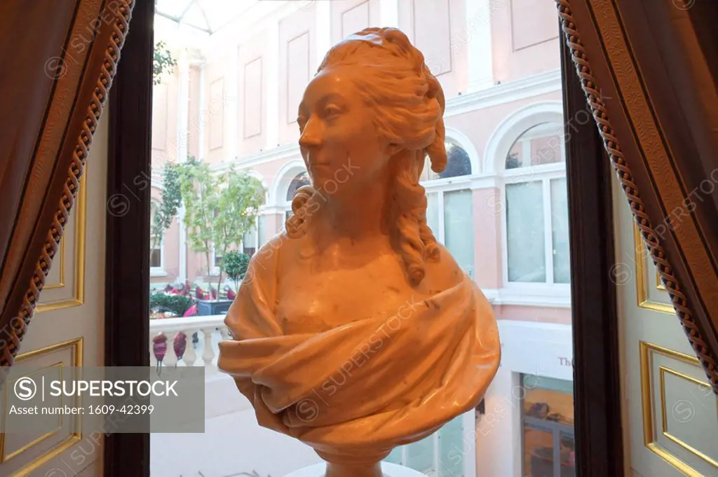 England, London, The Wallace Collection Art Gallery, Bust of Madame de Serilly by Houdon