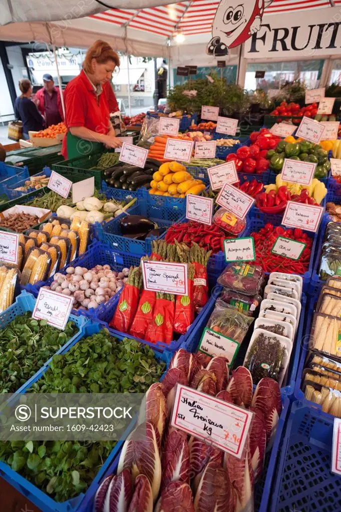 Germany, Bavaria, Munich, Viktualienmarkt, Vegetable Stall