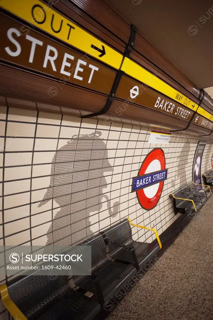 England, London, Baker Street Underground Subway Station Platform