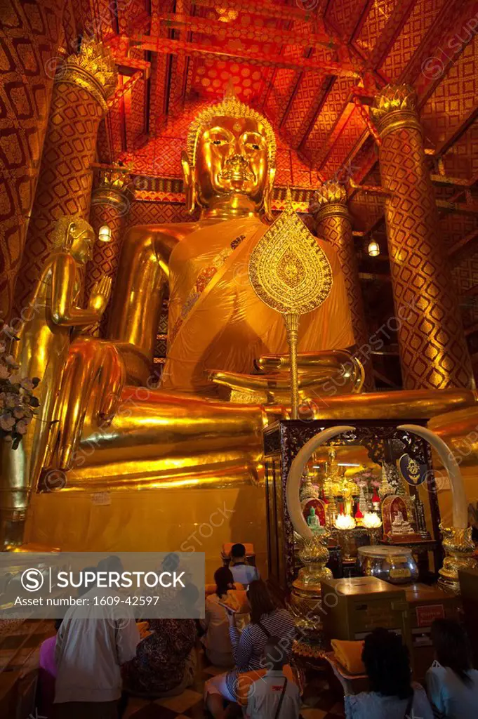 Thailand, Ayutthaya, Ayutthaya Historical Park, Wat Phanan Choeng, Giant Buddha Statue