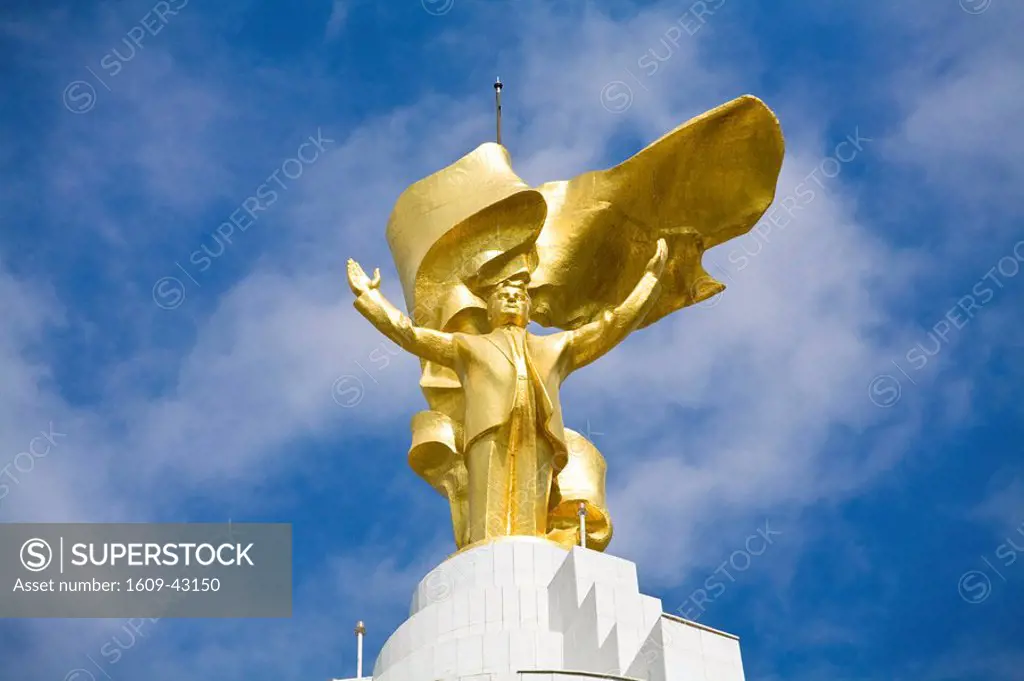 Turkmenistan, Ashgabat, Ashkhabad, Arch of Neutrality with 12m high gold statue of Niyazov