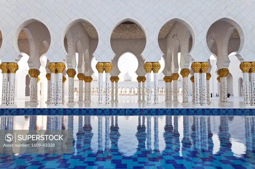 United Arab Emirates UAE, Abu Dhabi, Sheikh Zayed Bin Sultan Al Nahyan Mosque, Gilded columns