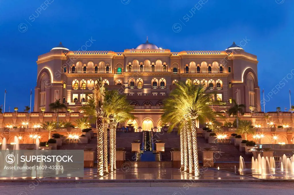 United Arab Emirates UAE, Abu Dhabi, Emirates Palace Hotel, fountains