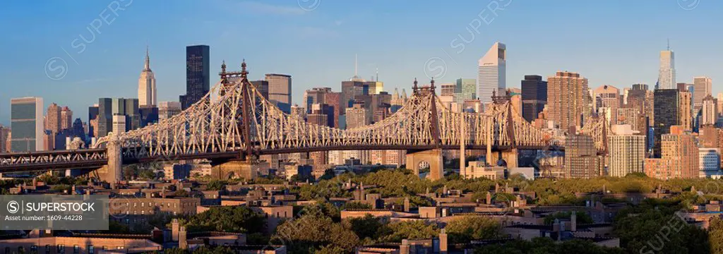 USA, New York City, Manhattan, Midtown Manhattan and Queensboro Bridge from Queens