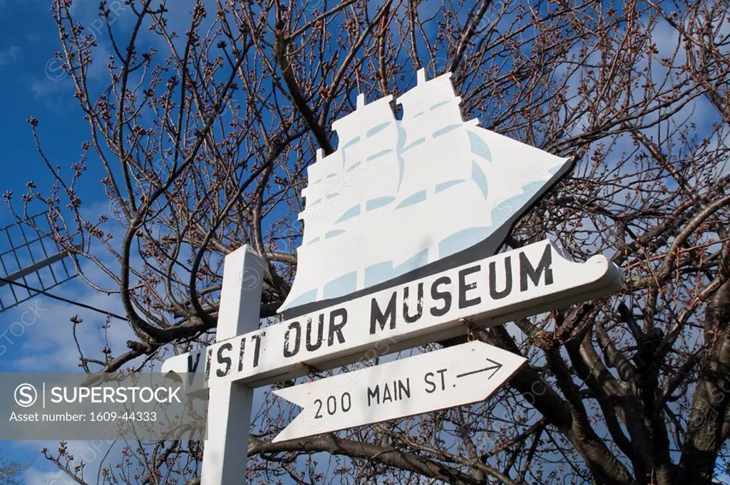 USA, New York, Long Island, Sag Harbor, sign for the Sag Harbor Museum