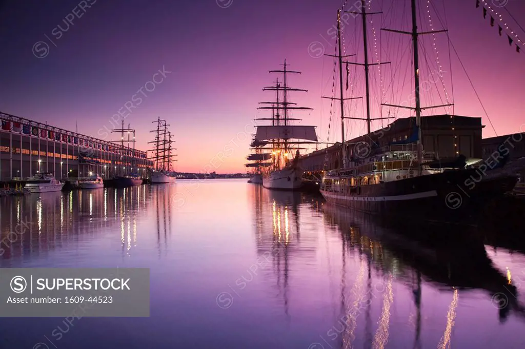 USA,Massachusetts, Boston, Sail Boston Tall Ships Festival, tall ships by World Trade Center
