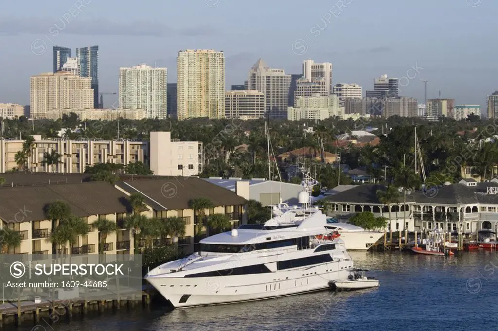 City View from Intracoastal Waterway, Fort Lauderdale, Florida, USA