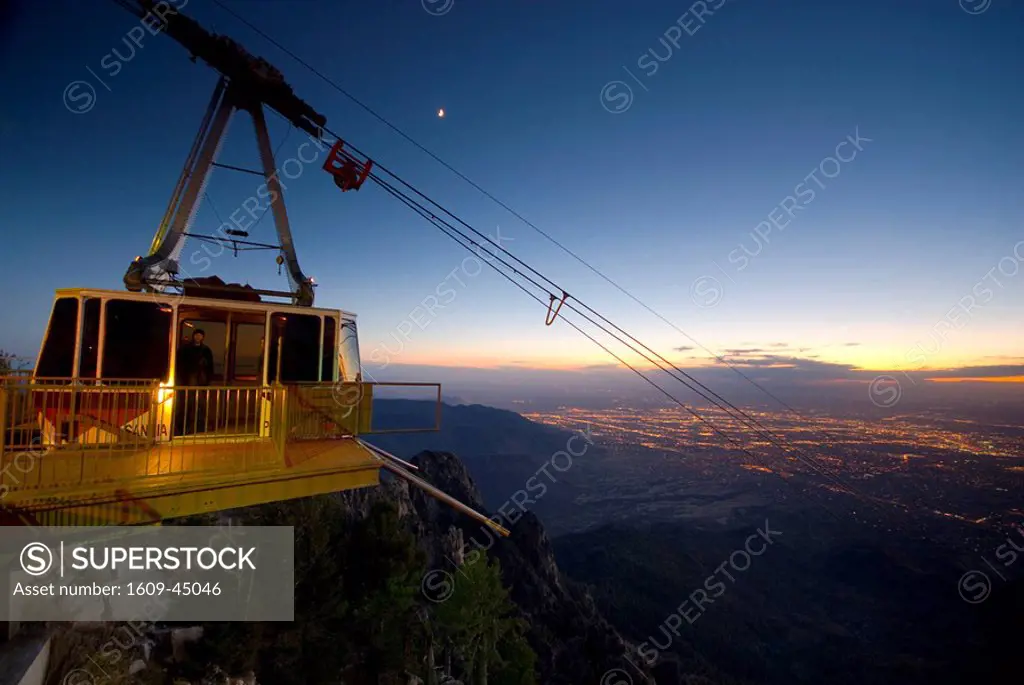 USA, New Mexico, Albuquerque from Sandia Mountains, Sandia Peak Tramway cablecar