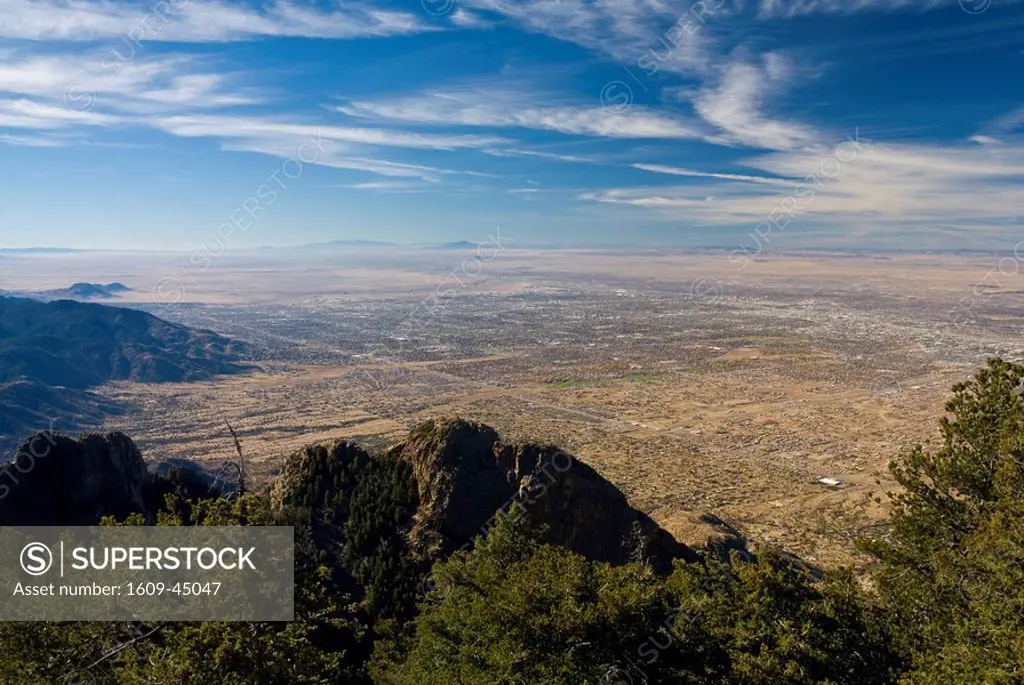 USA, New Mexico, Albuquerque from Sandia Mountains