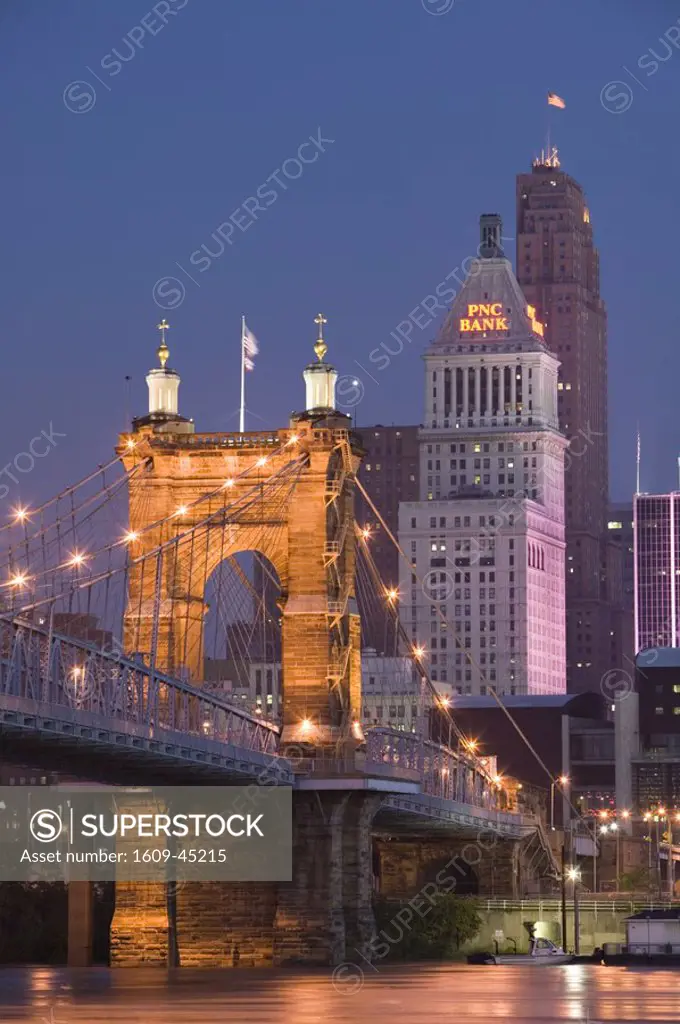Roebling Suspension Bridge & Ohio Rvier, Cincinnati, Ohio, USA