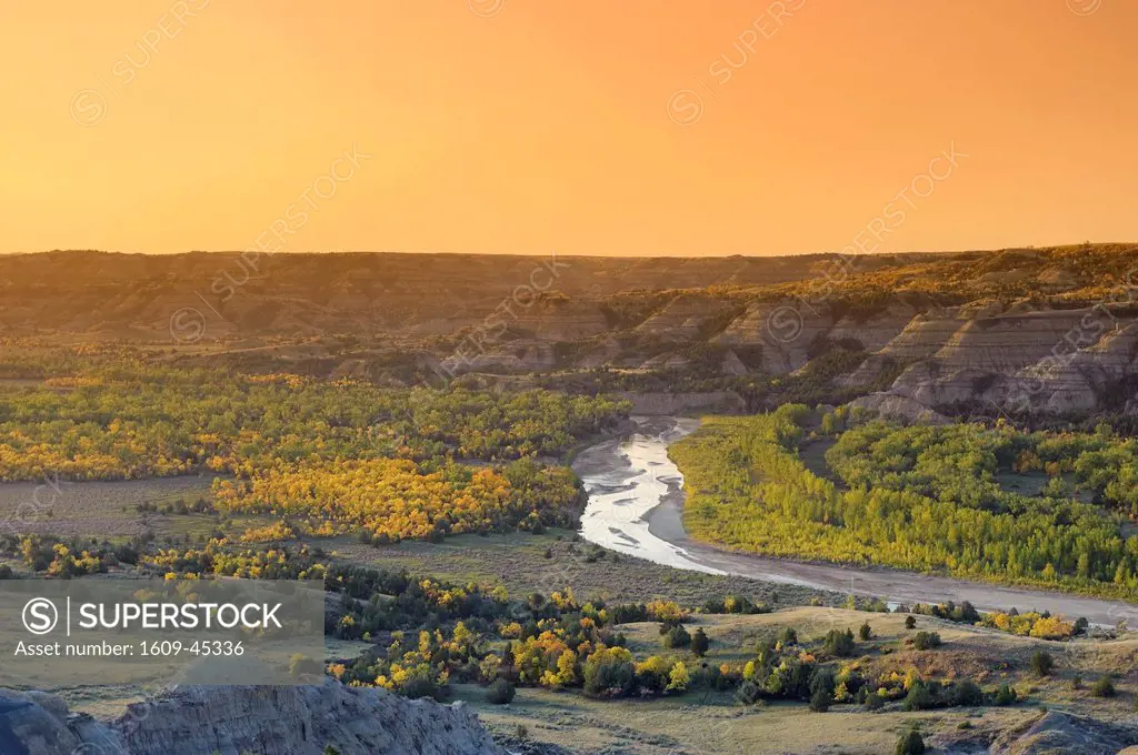 Little Missouri River and River Bend Overlook, Theodore Roosevelt National Park North Unit, North Dakota, USA